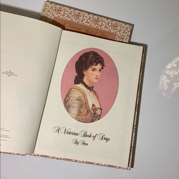 2 Vintage Avon “Victorian Book of Days” Planners - Picture 9 of 10